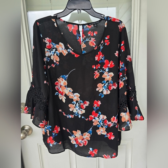 Zac & Rachel Floral Tunic Blouse 1X Plua Black Red Blue Lace Trim Flare Sleeves - Picture 5 of 15